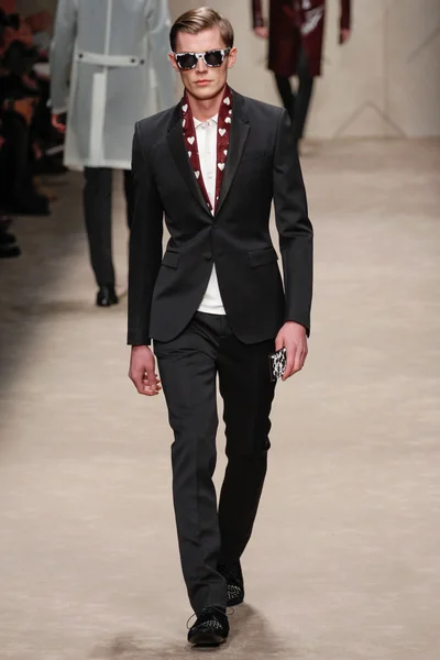 Look 45